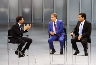 Ford, Fields and Seacrest onstage at 2016 NAIAS